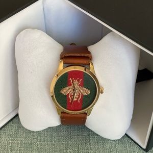 Gucci GG timeless Brown Leather strap watch